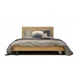 Cabecero tablas de madera natural para cama doble.