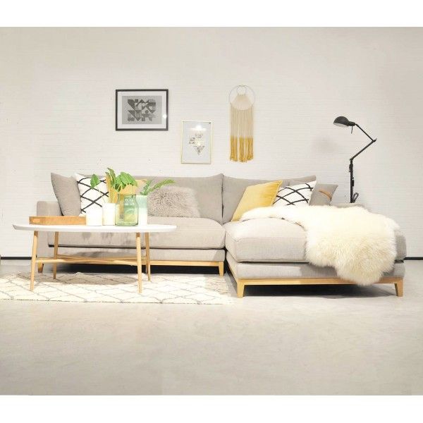 Sofá de estilo escandinavo modelo TOMMAS, personalizable y en distintos tamaños desde 1782€ en Mido Decoración. 